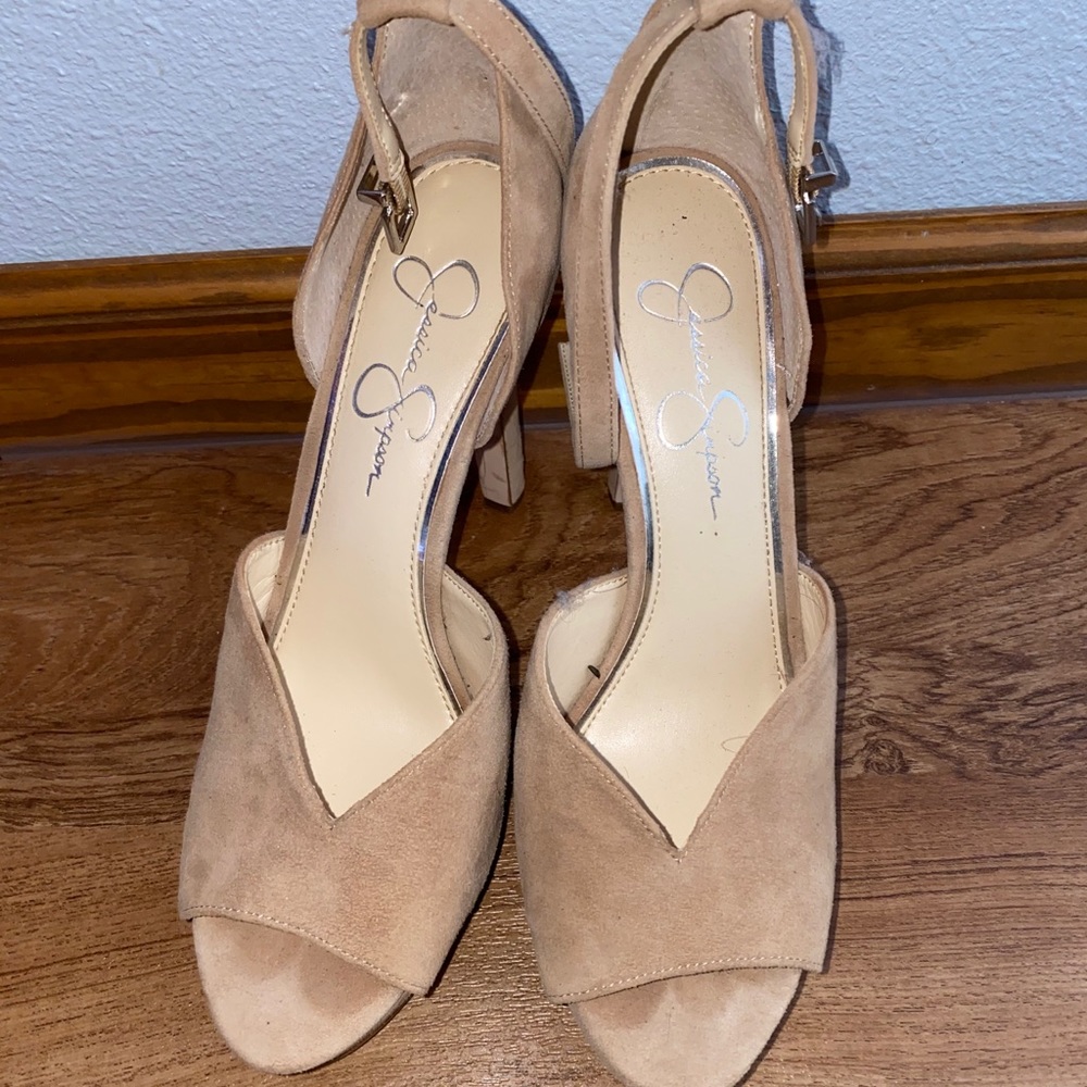 Jessica Simpson nude heels
